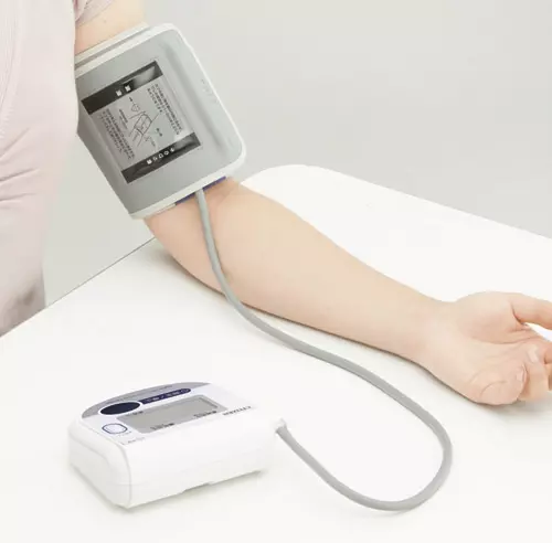 Máy đo huyết áp bắp tay Citizen CH-453